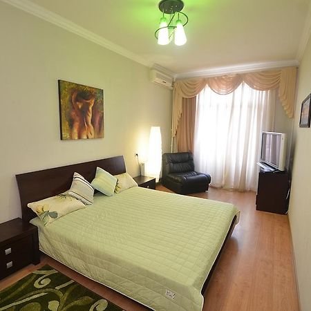Apartments In The City Center On Sobornaya Street Mykolaiv Oda fotoğraf