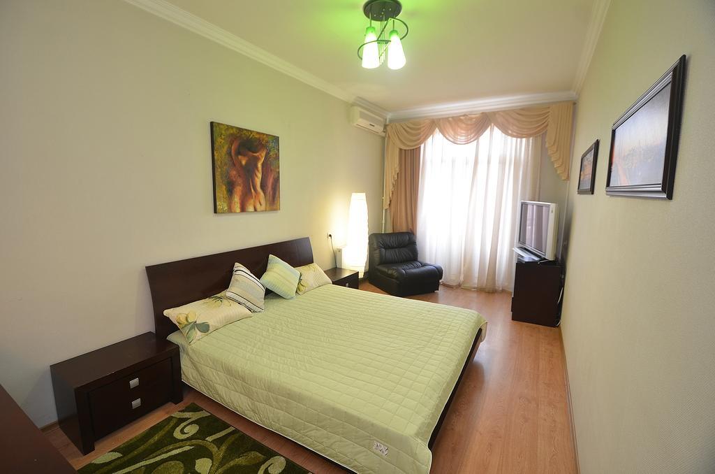 Apartments In The City Center On Sobornaya Street Mykolaiv Oda fotoğraf